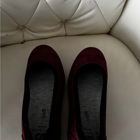 Clarks Women's Slip-On Flats in Burgundy - Picture 7 of 8